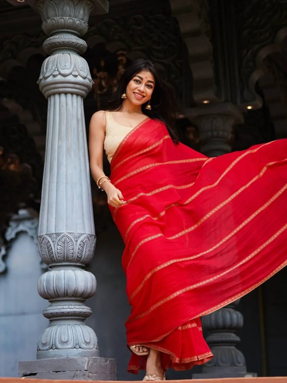 Premium Linen Cotton With Beautiful Elegance Small Lining Saree Red