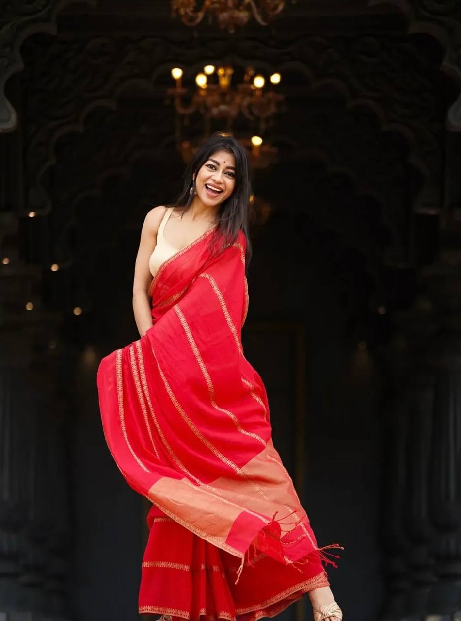 Premium Linen Cotton With Beautiful Elegance Small Lining Saree Red