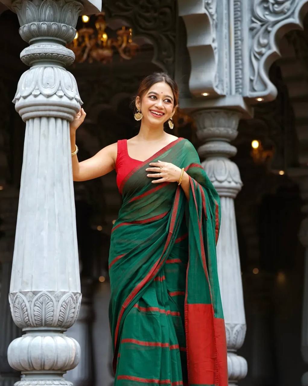 Premium Linen Cotton With Beautiful Elegance Small Lining Saree Green
