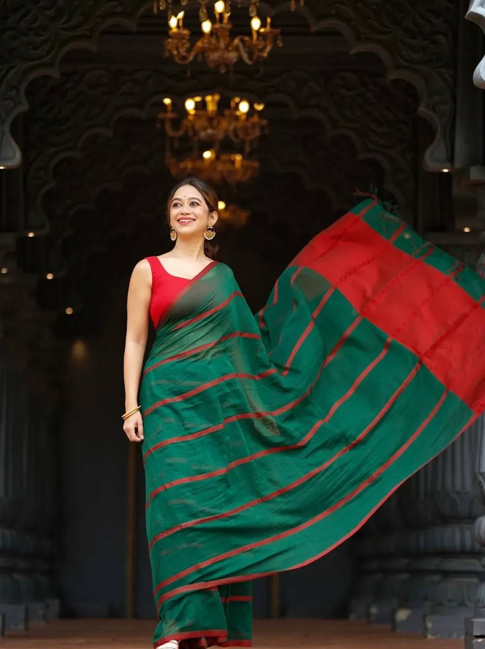 Premium Linen Cotton With Beautiful Elegance Small Lining Saree Green