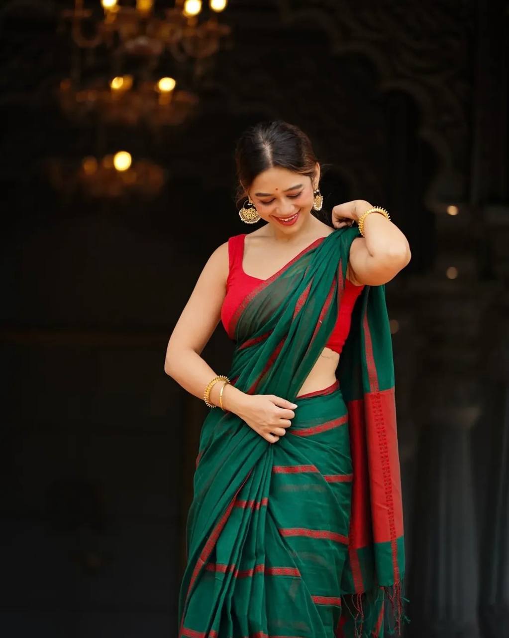 Premium Linen Cotton With Beautiful Elegance Small Lining Saree Green