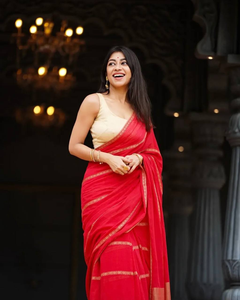 Premium Linen Cotton With Beautiful Elegance Small Lining Saree Red