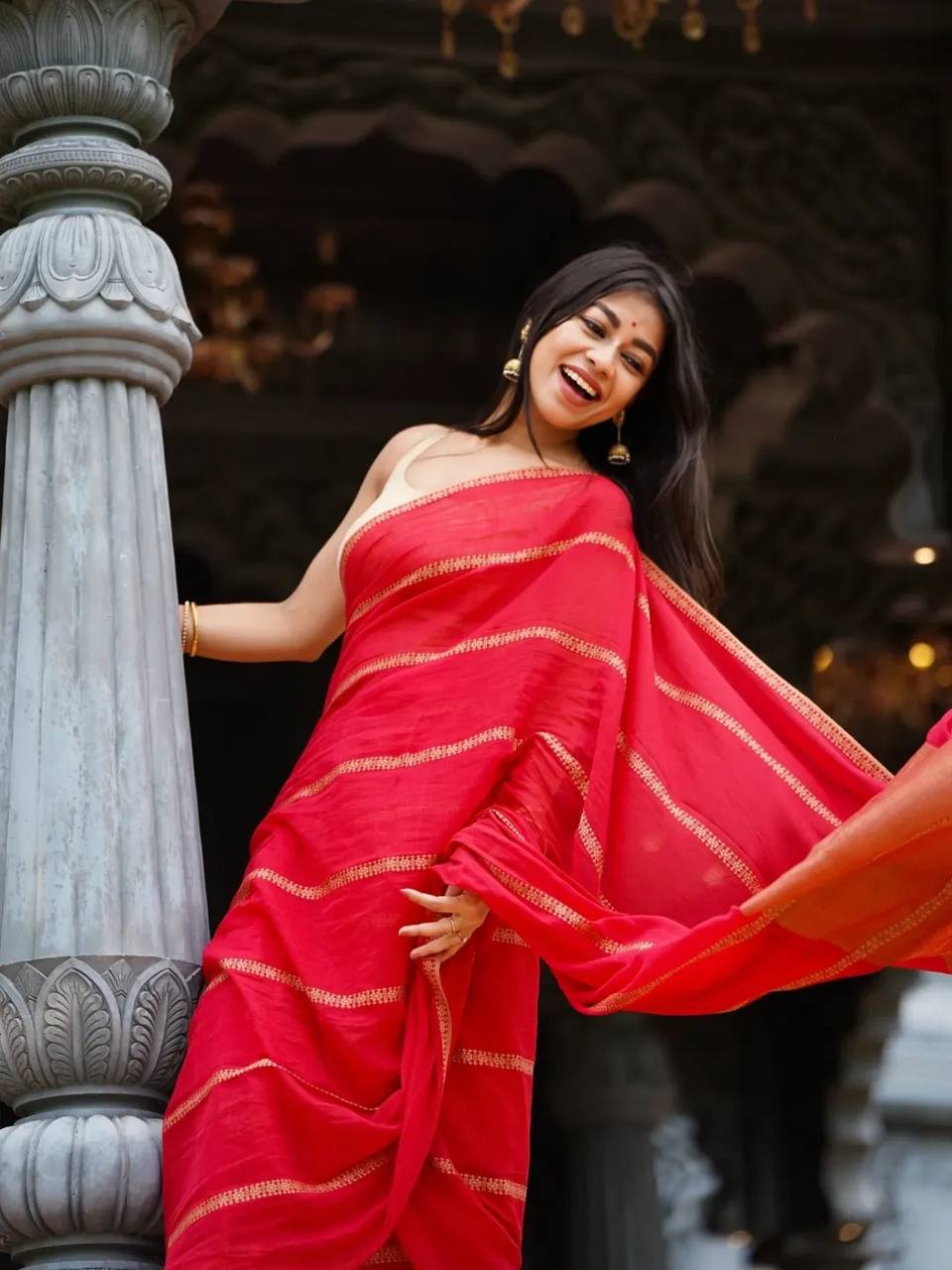 Premium Linen Cotton With Beautiful Elegance Small Lining Saree Red