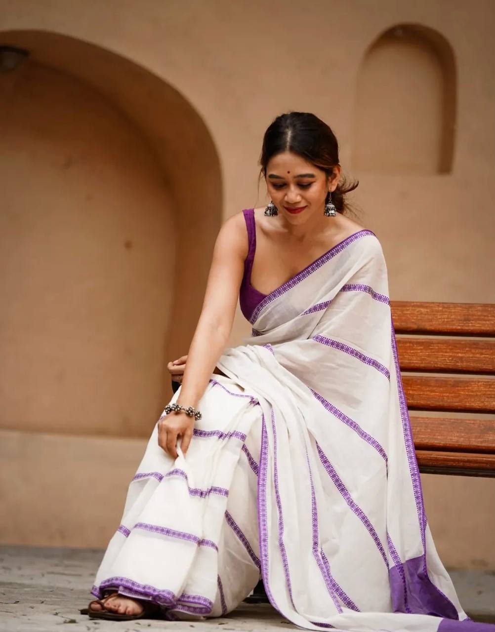 Premium Linen Cotton With Beautiful Elegance Small Lining Saree White