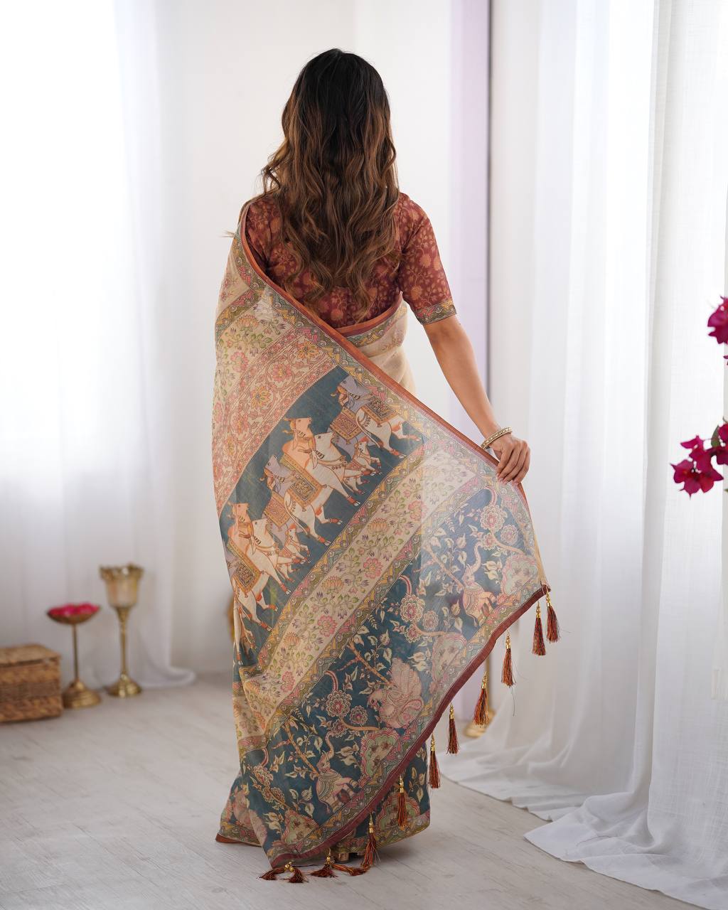 Linen Cotton With Beautiful Elegance Flowers Animal Printed Saree