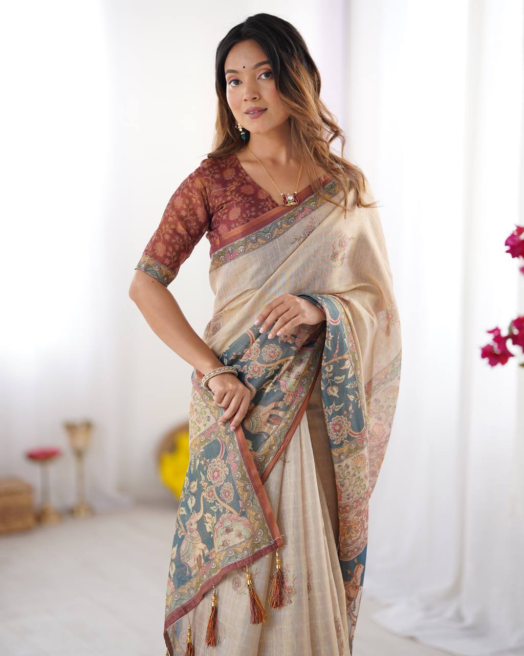 Linen Cotton With Beautiful Elegance Flowers Animal Printed Saree