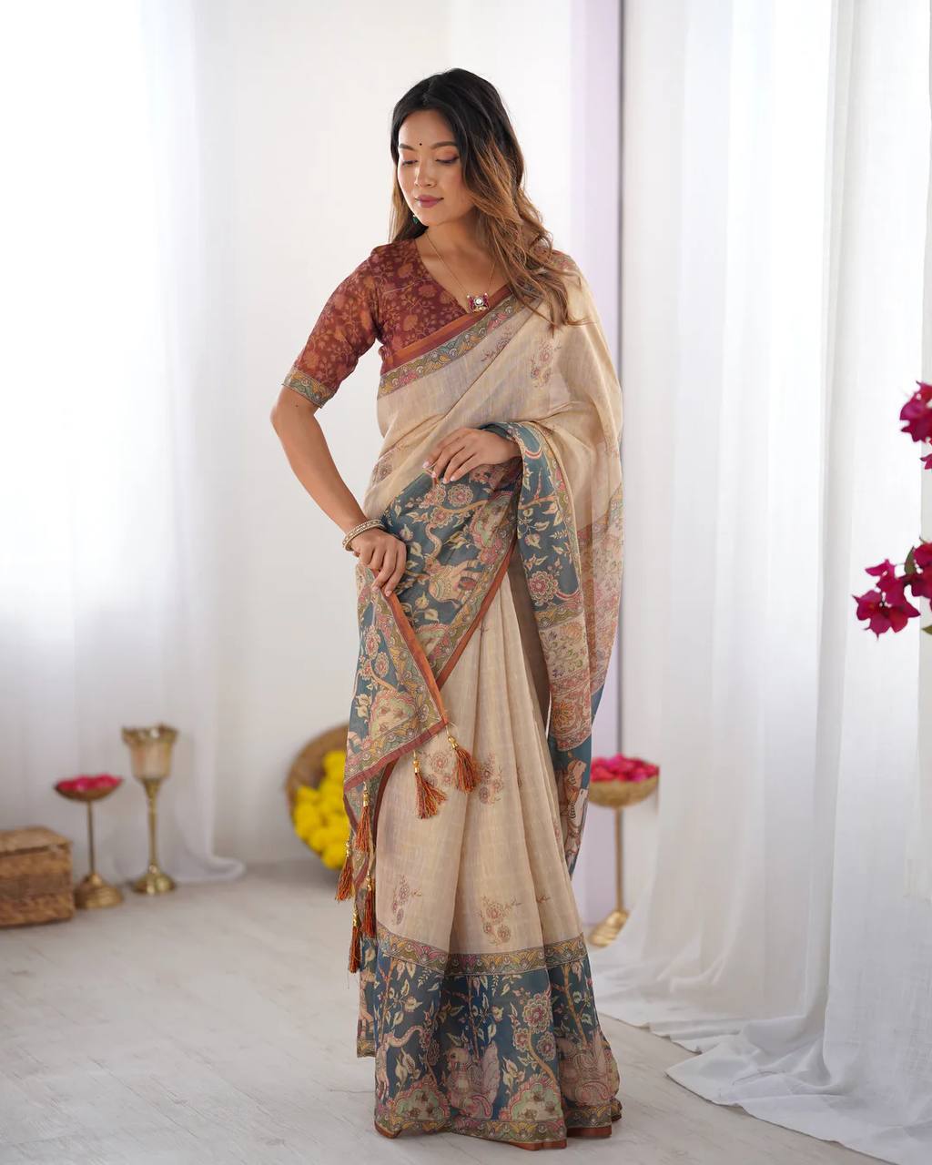 Linen Cotton With Beautiful Elegance Flowers Animal Printed Saree