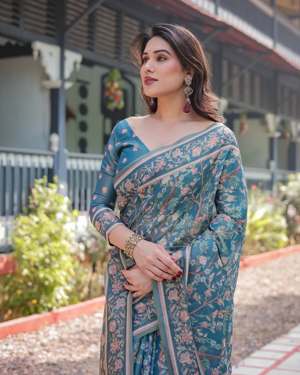 Linen Cotton With Beautiful Elegance Flowers Digital Printed Saree